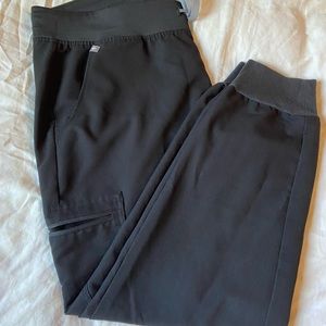 Figs Zamora jogger in Black size XL/P